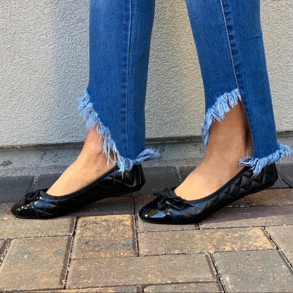 Black Quilted Comfortable Classic Ballet Flats - Picture 4 of 7